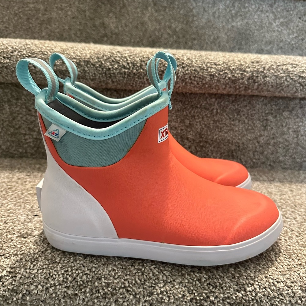 XtraTuff Women’s 6” Deck Boots Size 5